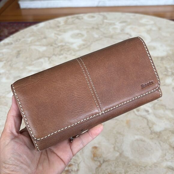 NWOT Roots Tribe Leather Trifold Wallet - Picture 2 of 16
